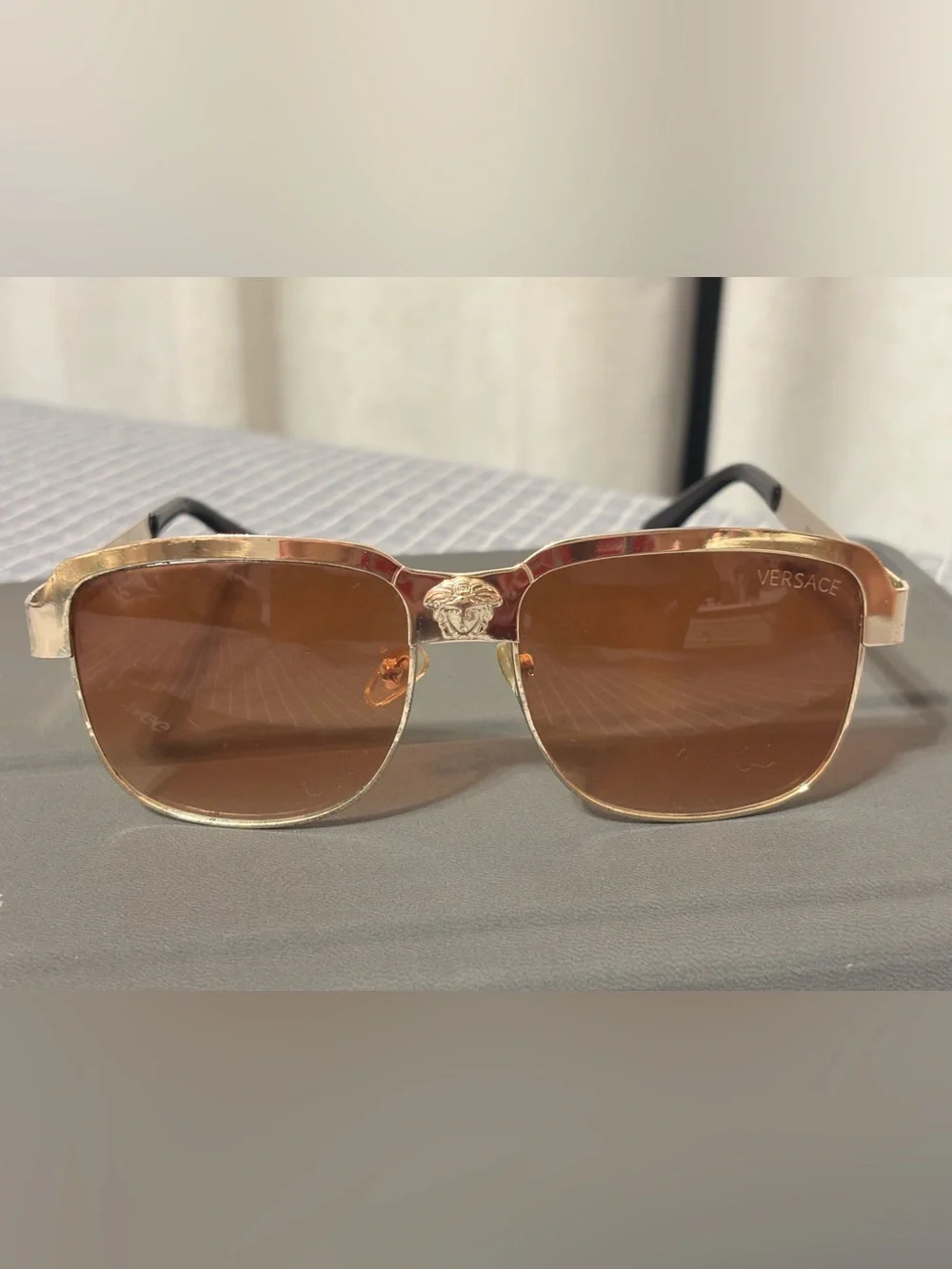Versace Rose Gold Tone Metal Sunglass Temple Versace Rose Gold Metal Rectangular Medusa Glasses Red  main image 2